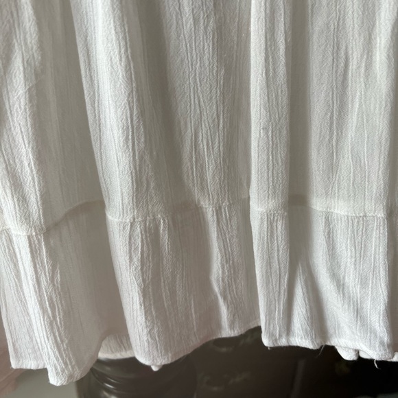 A. F. Fashion white gauze dress size large with some geometric decor. - Picture 11 of 13